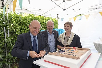50 Jahre Entwicklungshelfer-Gesetz – ein Grund zum Feiern! 50 Jahre Entwicklungshelfer-Gesetz – ein Grund zum Feiern!